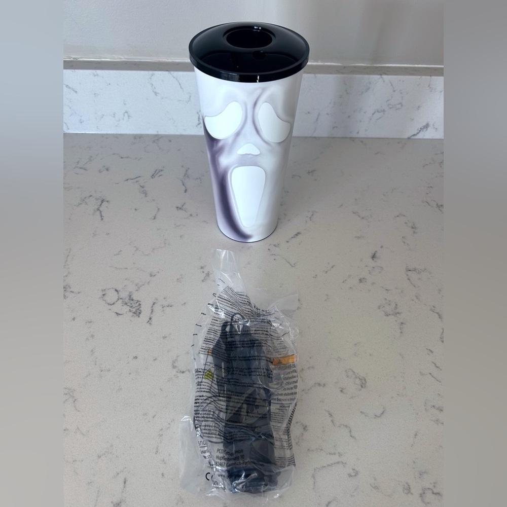 Scream 7 Ghostface Cinemark Cup with Topper - Picture 2 of 4